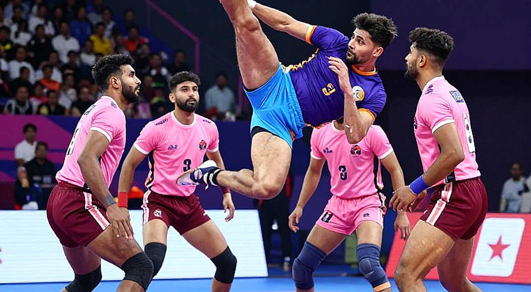 ৪৮-২৪ স্কোরলাইন আমার চোখে ধুলো দিচ্ছিল, যতক্ষণ না টেপে সঞ্জু দেবীর চারপাশের ফাঁকা জায়গাটা দেখলাম