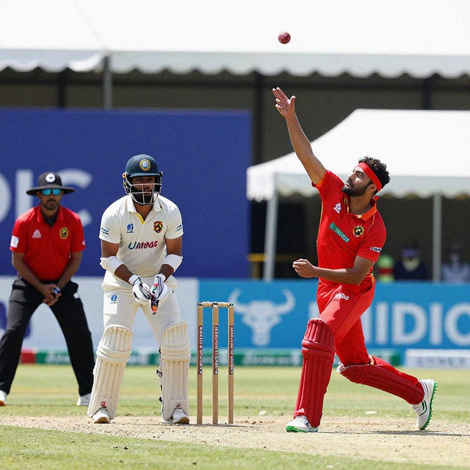 গ্লাভসের ভার: অ্যালিস ক্যাপসি, ছেঁড়া ক্যালেন্ডার আর উইমেন্স ক্রিকেটের নীরব প্রশ্ন