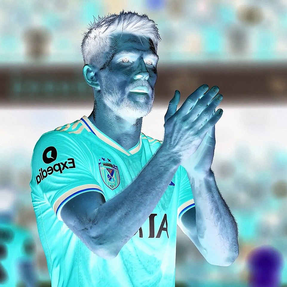 খালি বিশ্লেষণ, ভরা খাতা: ফুটবল-অর্থের ব্লকচেইন ছায়া