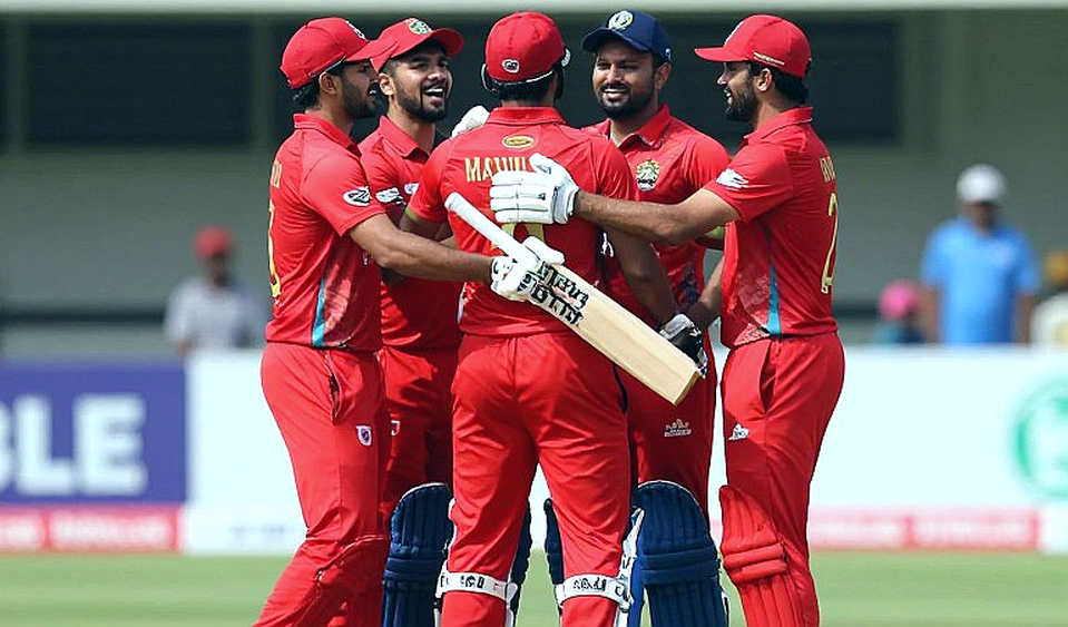 আর্মব্যান্ডের ওজন: হারমানপ্রীতের বিদায় আর ভারতীয় নারী ক্রিকেটের অদেখা হিসাব